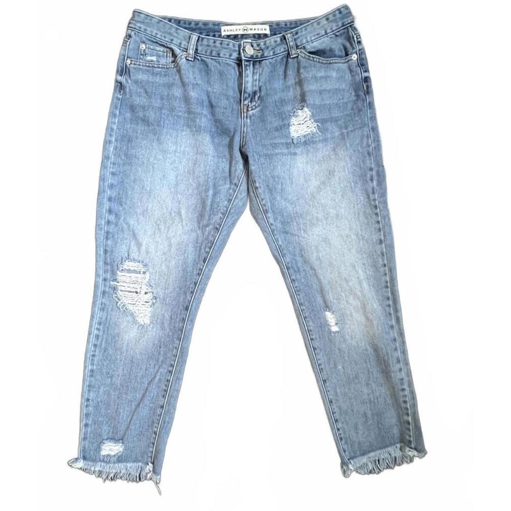 Ashley Madison  Distressed Cropped ight Wash Jeans - sz 11